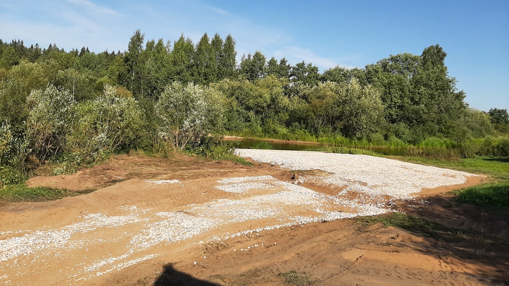 Обустроен подъезд к пожарному водоёму в д. Емельяновское..