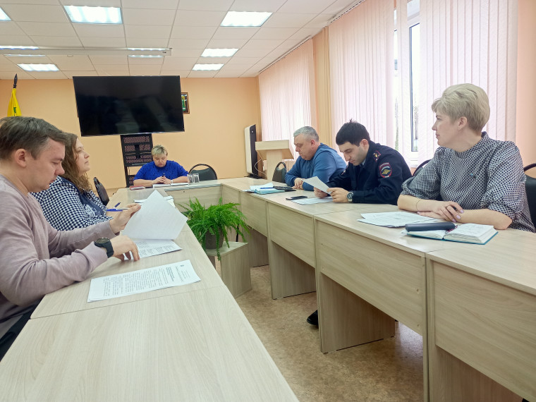 18 апреля 2024 года проведено очередное заседание антитеррористической комиссии в Хвойнинском муниципальном округе Новгородской области.. 18 апреля 2024 года проведено очередное заседание антитеррористической комиссии в Хвойнинском муниципальном округе Новгородской области..