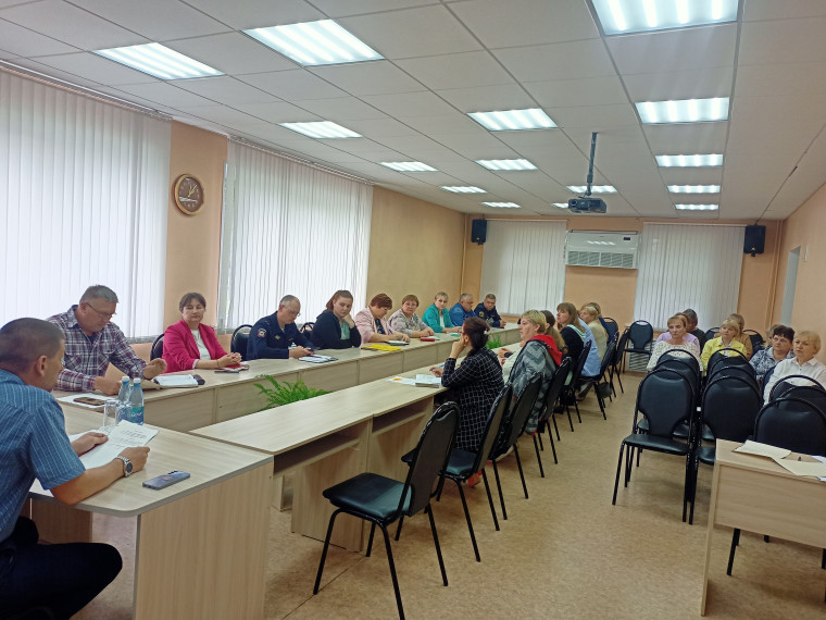 11 июня 2024 года прошло внеочередное заседание комиссии по предупреждению и ликвидации чрезвычайных ситуаций и обеспечению пожарной безопасности Администрации Хвойнинского муниципального округа.. 11 июня 2024 года прошло внеочередное заседание комиссии по предупреждению и ликвидации чрезвычайных ситуаций и обеспечению пожарной безопасности Администрации Хвойнинского муниципального округа..