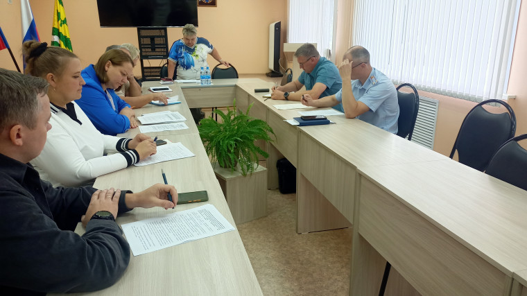 Сегодня прошло очередное заседание антитеррористической комиссии Хвойнинского муниципального округа под руководством Главы Хвойнинского муниципального округа – Новоселовой Светланы Анатольевны.. Сегодня прошло очередное заседание антитеррористической комиссии Хвойнинского муниципального округа под руководством Главы Хвойнинского муниципального округа – Новоселовой Светланы Анатольевны..