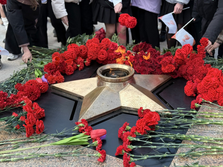Вечный огонь зажжён в Хвойной: наш округ принял эстафету памяти. Вечный огонь зажжён в Хвойной: наш округ принял эстафету памяти.